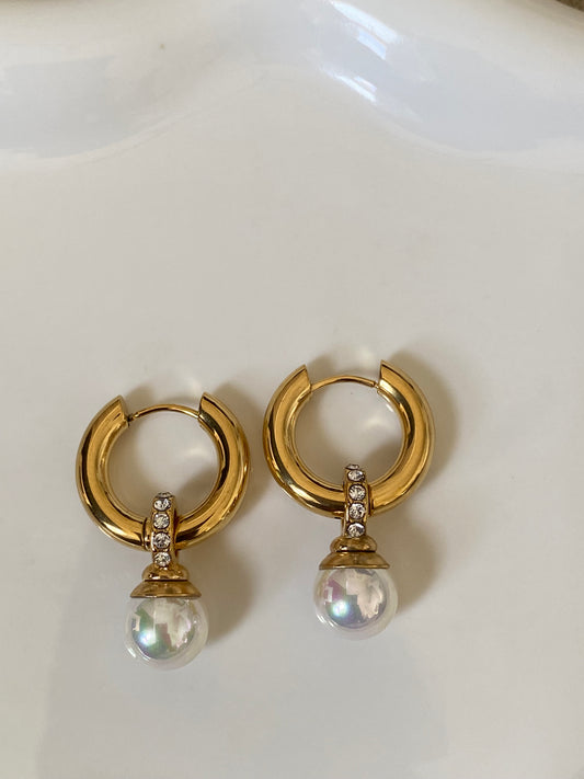 Brianna pearl earrings