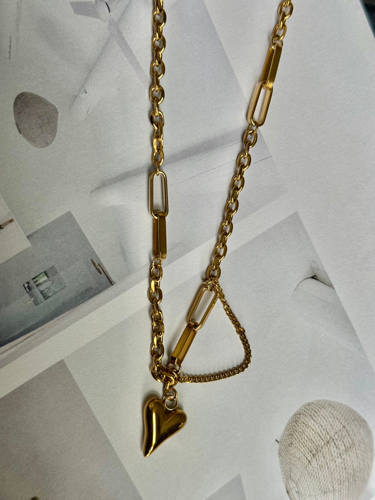 Amor gold necklace