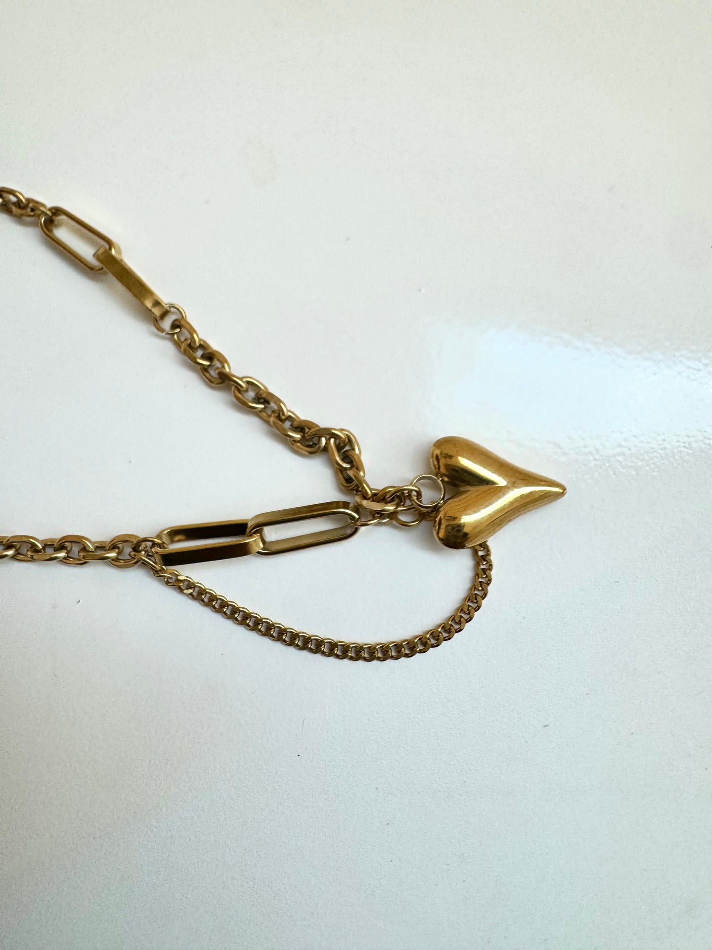 Amor gold necklace