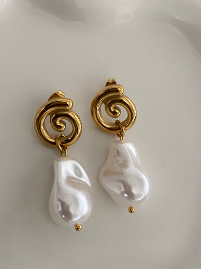 Aci pearl earrings