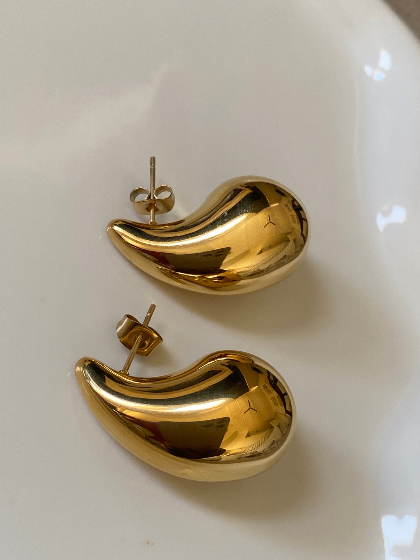 Adele teardrop gold earrings