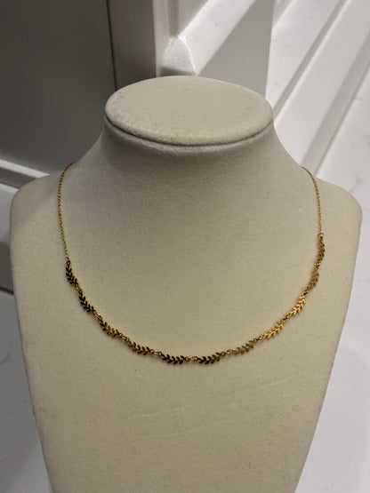 Leaf gold chain necklace