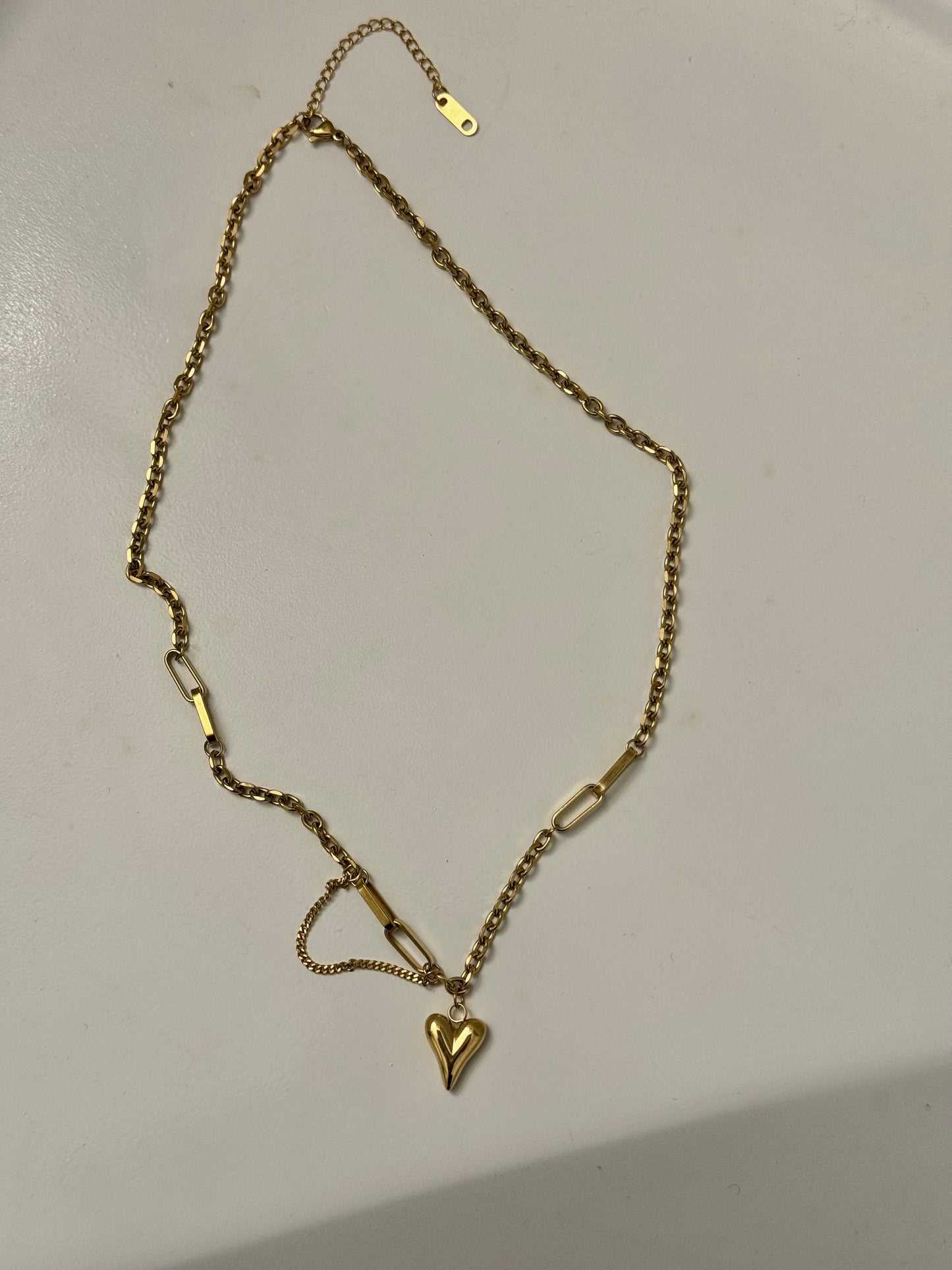 Amor gold necklace