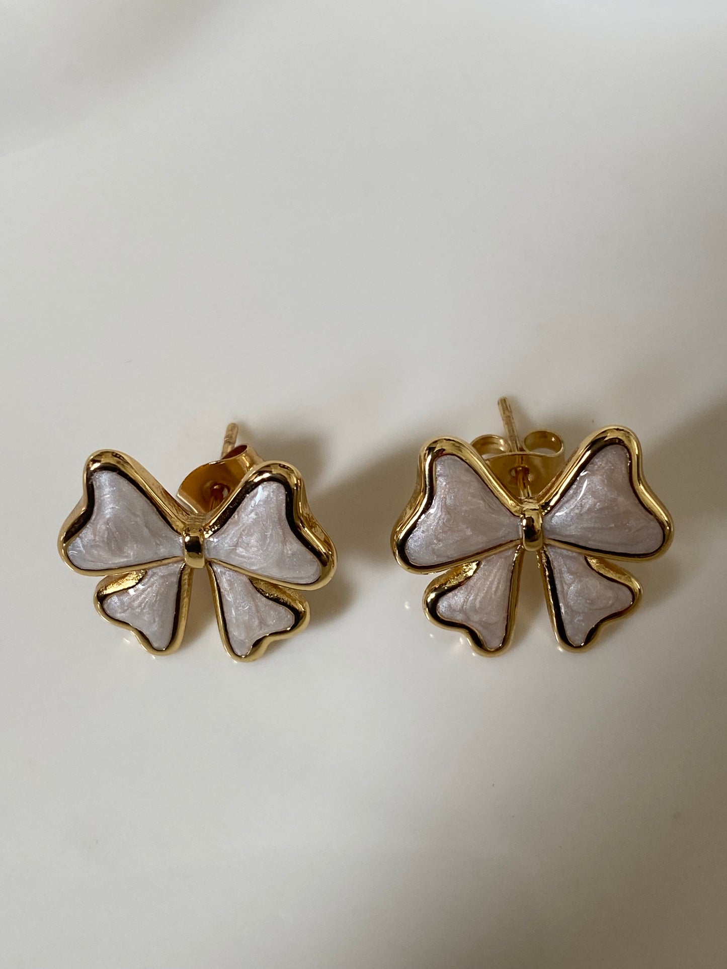 Stud bow knot earrings