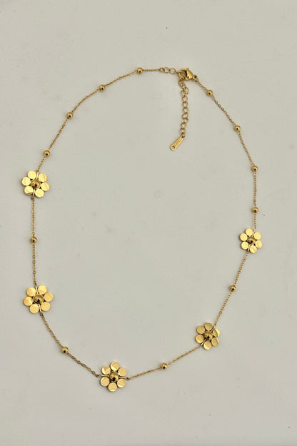 Daisy gold necklace