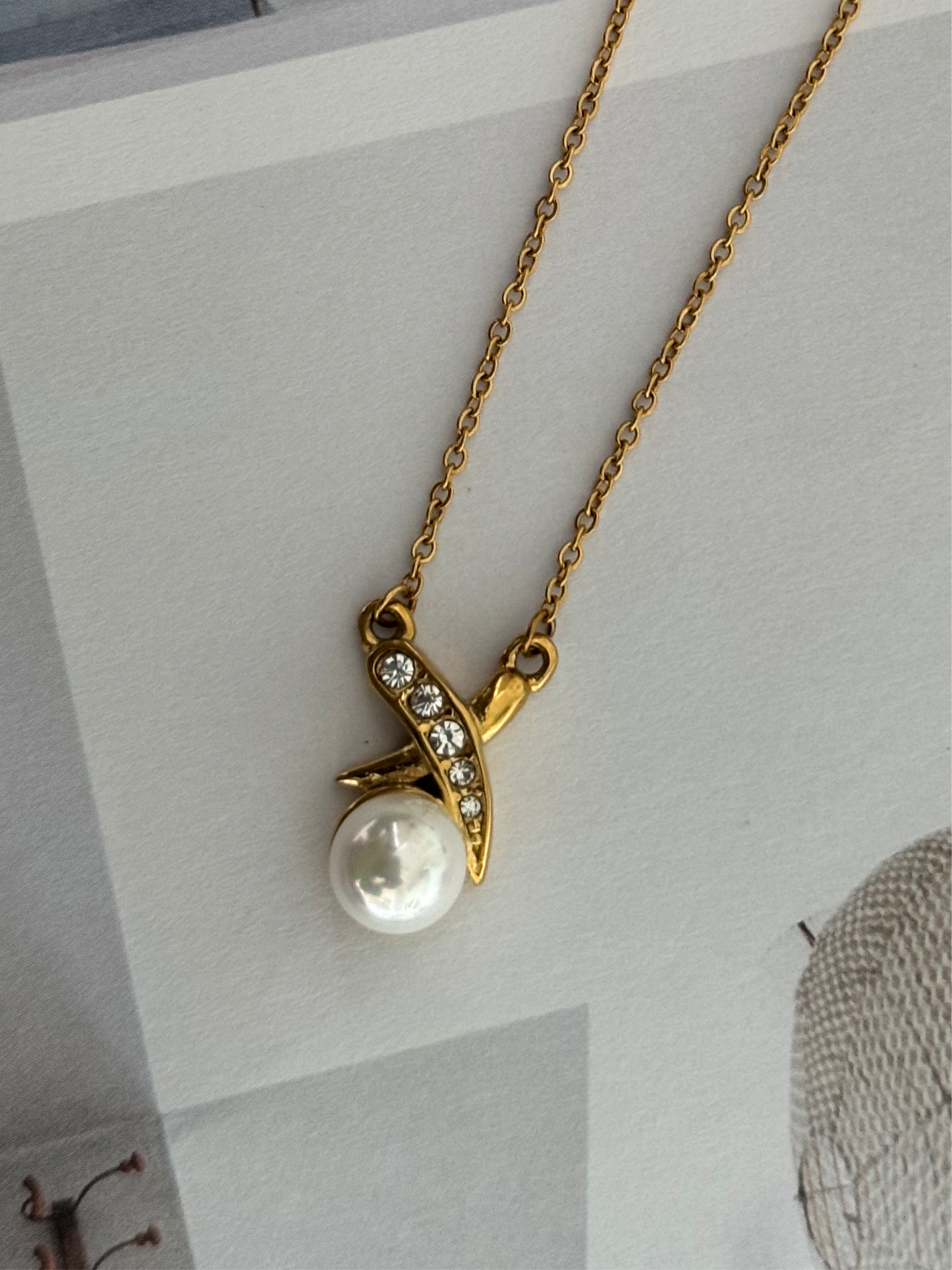 Anora pearl necklace