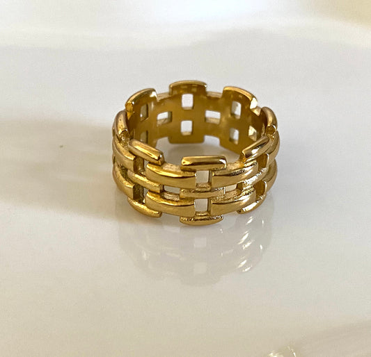 Liora gold ring