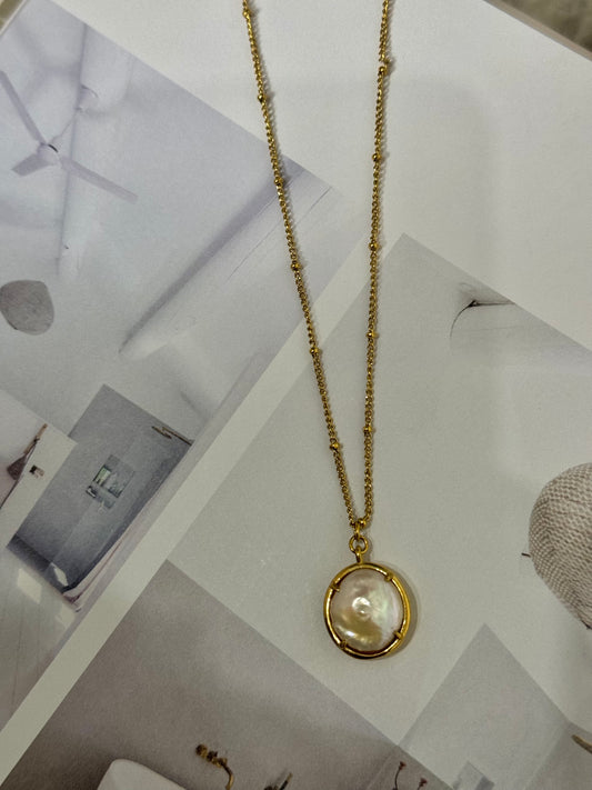 Selene gold necklace