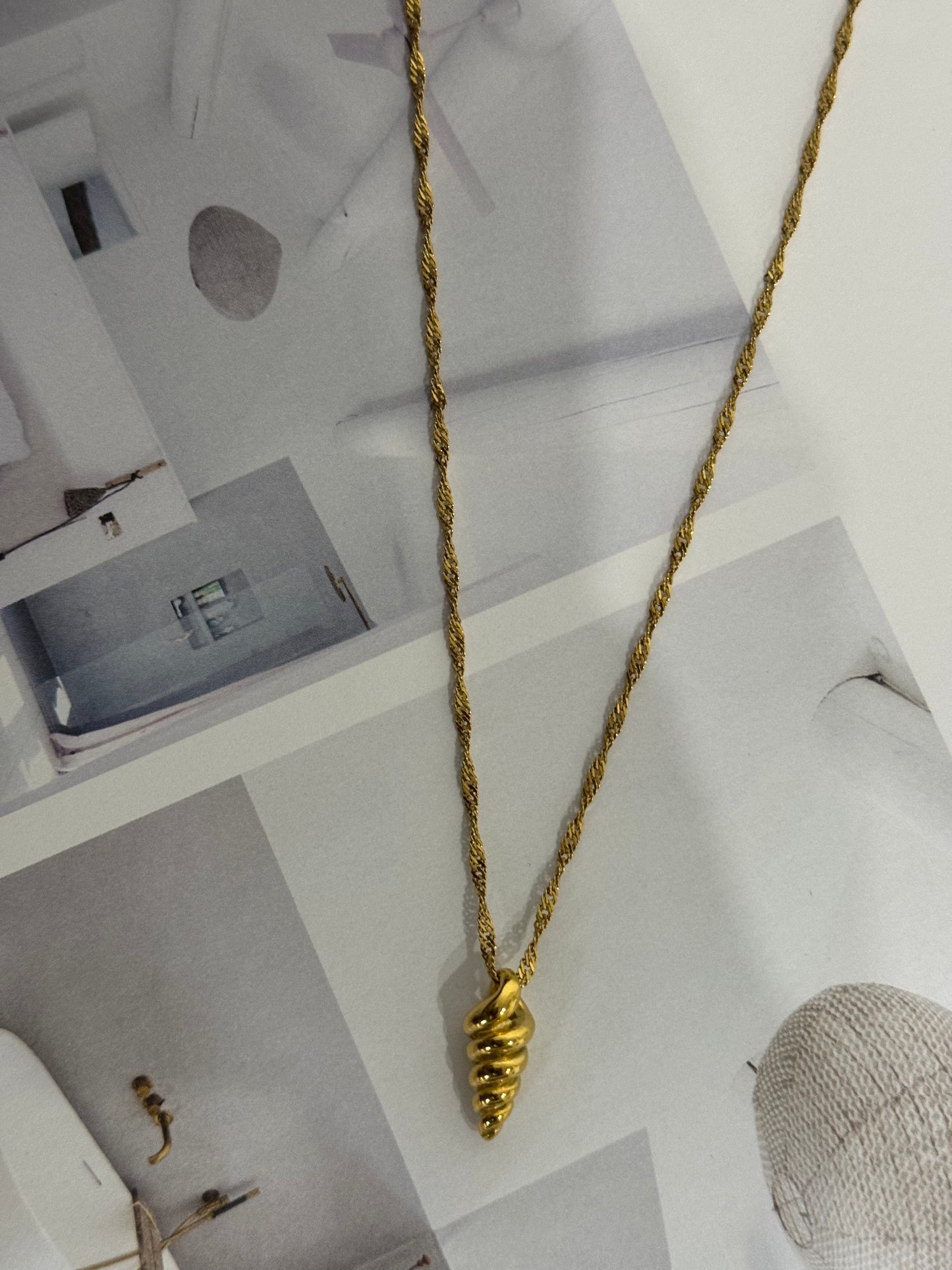 Bayou conch gold necklace